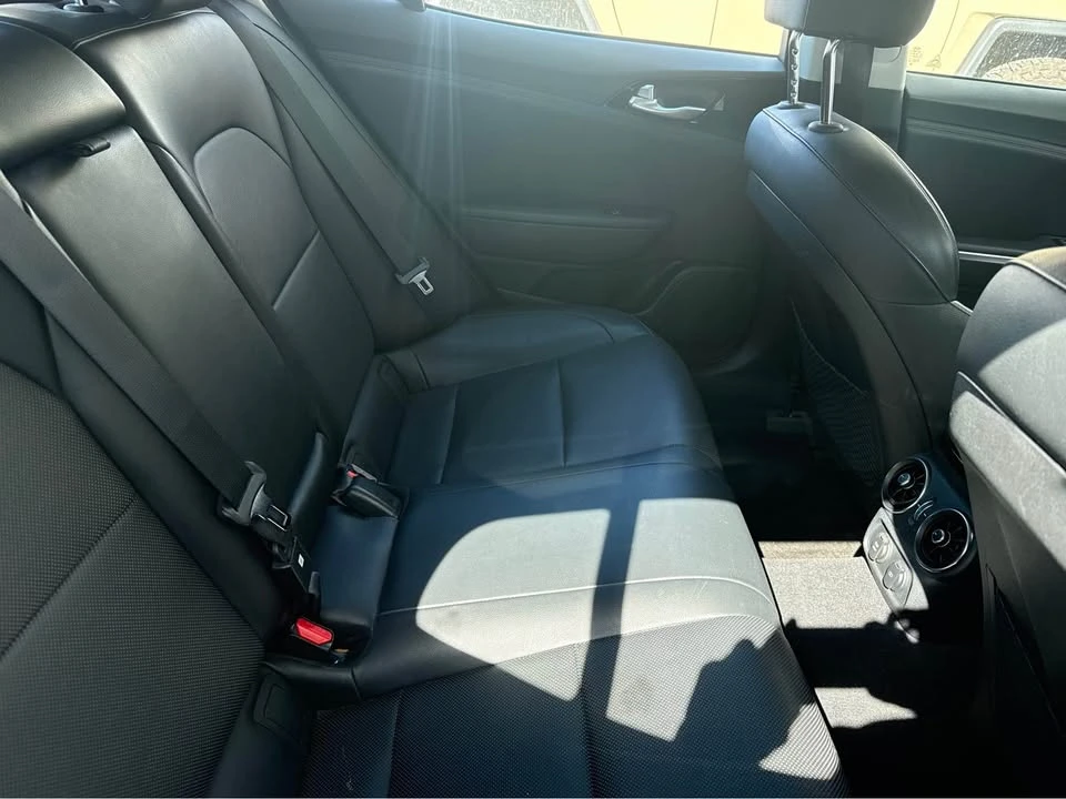 2019 Kia Stinger - Image 13 of 15
