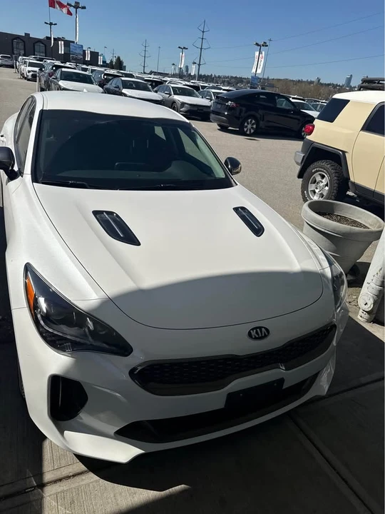 2019 Kia Stinger - Image 11 of 15