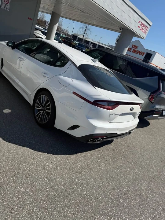 2019 Kia Stinger - Image 3 of 15