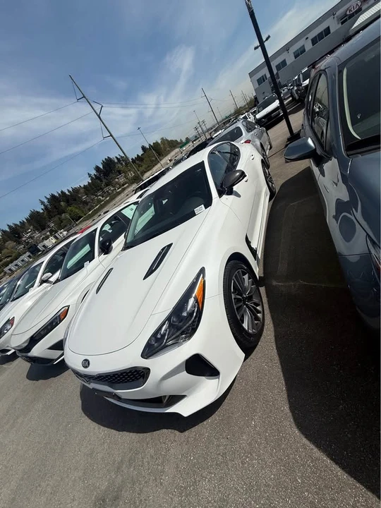 2019 Kia Stinger - Image 2 of 7