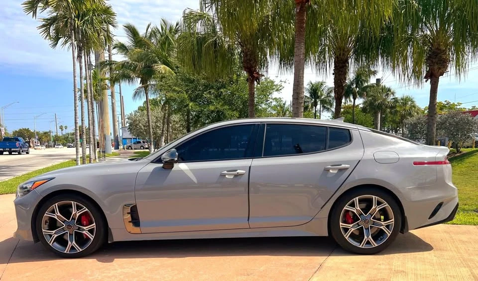 2019 Kia Stinger - Image 2 of 20