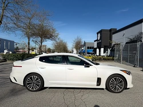 2019 Kia Stinger - Image 3 of 12