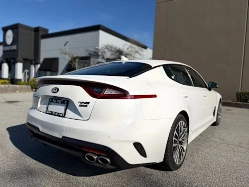 2019 Kia Stinger - Image 7 of 12