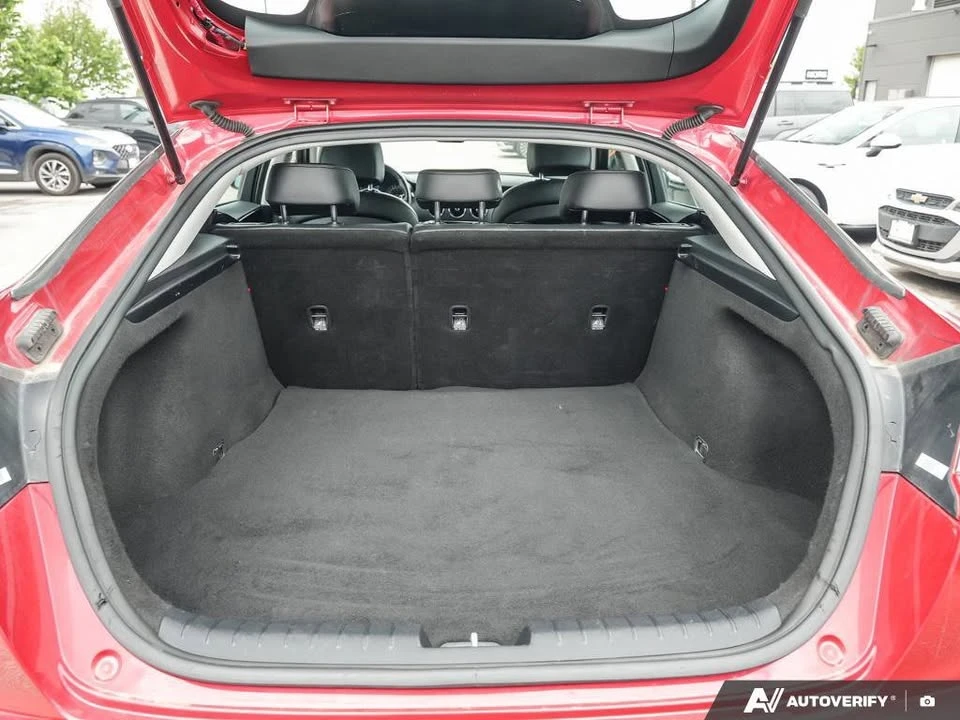 2019 Kia Stinger - Image 9 of 18