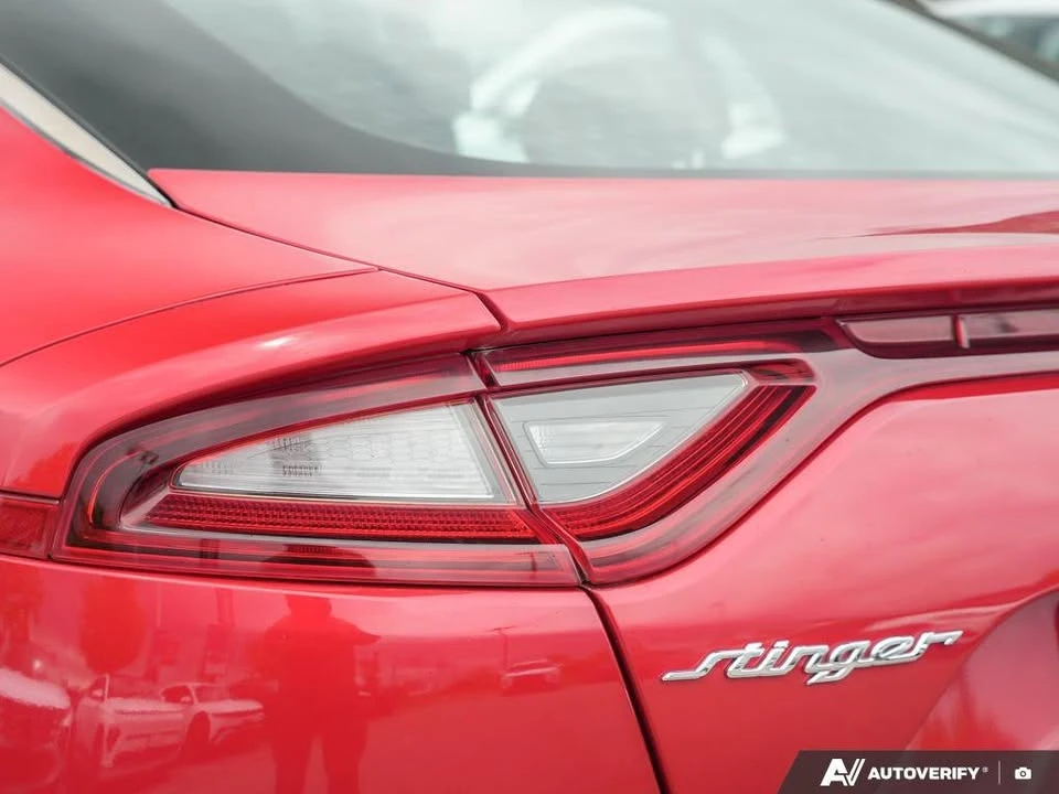 2019 Kia Stinger - Image 10 of 18