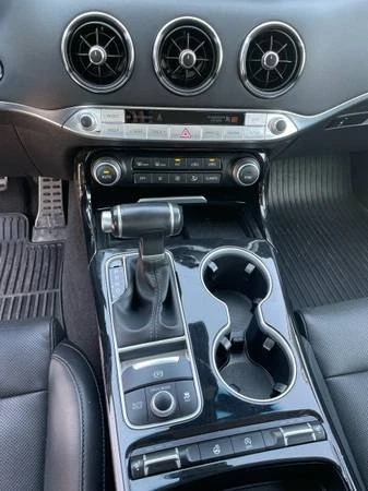 2019 Kia Stinger - Image 11 of 15