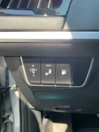 2019 Kia Stinger - Image 8 of 15