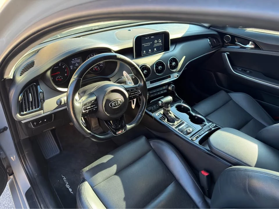 2019 Kia Stinger - Image 8 of 20