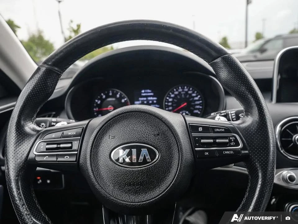 2019 Kia Stinger - Image 10 of 18