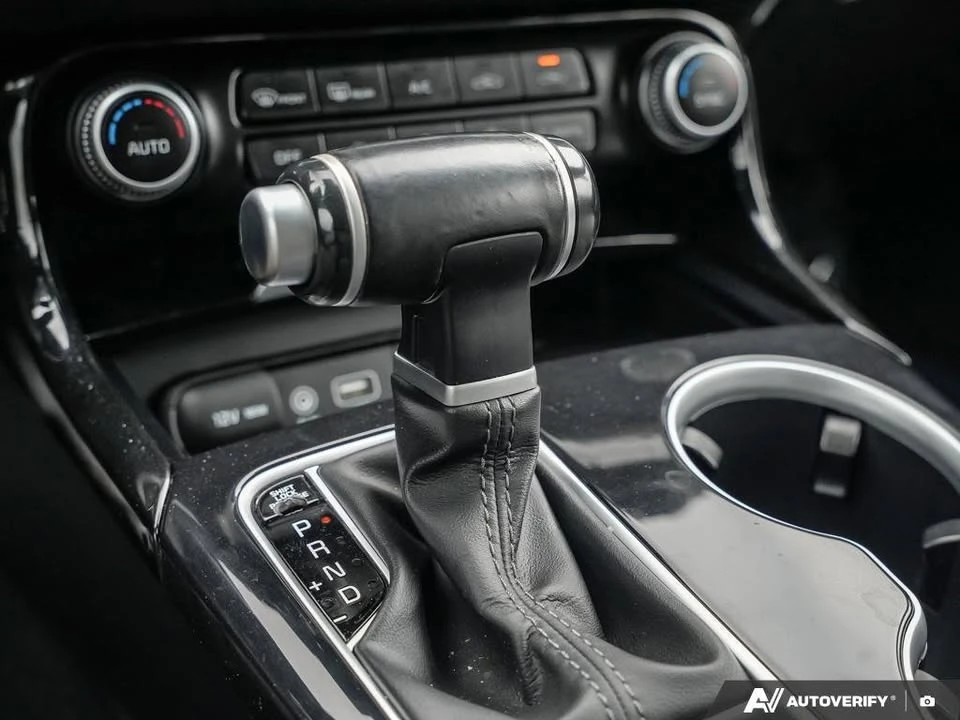 2019 Kia Stinger - Image 15 of 18