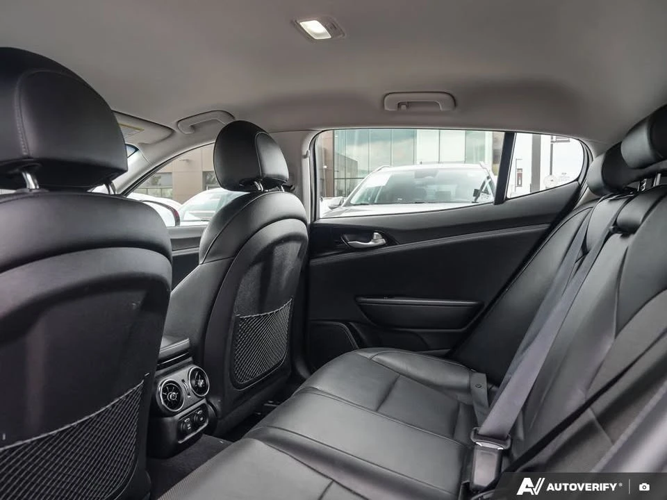 2019 Kia Stinger - Image 17 of 18
