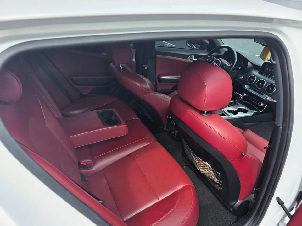 2019 Kia Stinger GT - Image 7 of 10