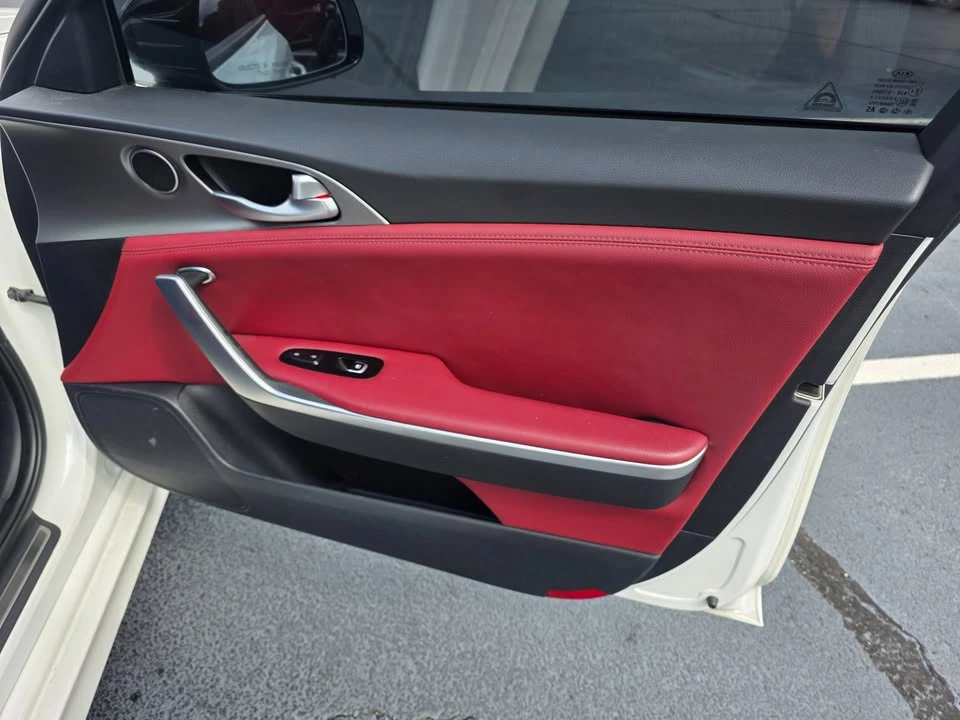 2019 Kia Stinger GT - Image 9 of 10