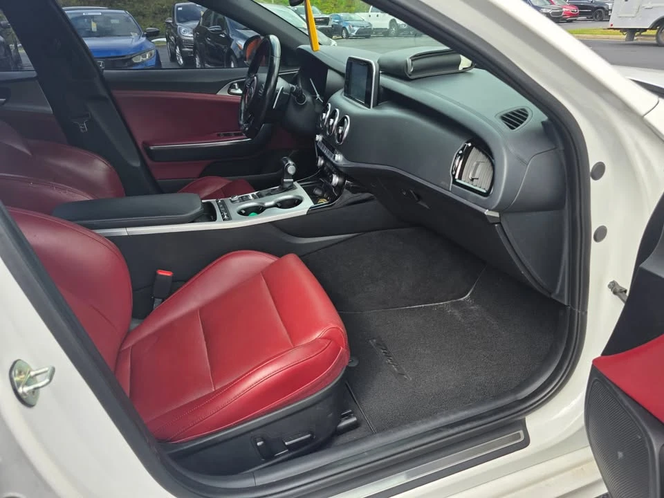 2019 Kia Stinger GT - Image 8 of 10