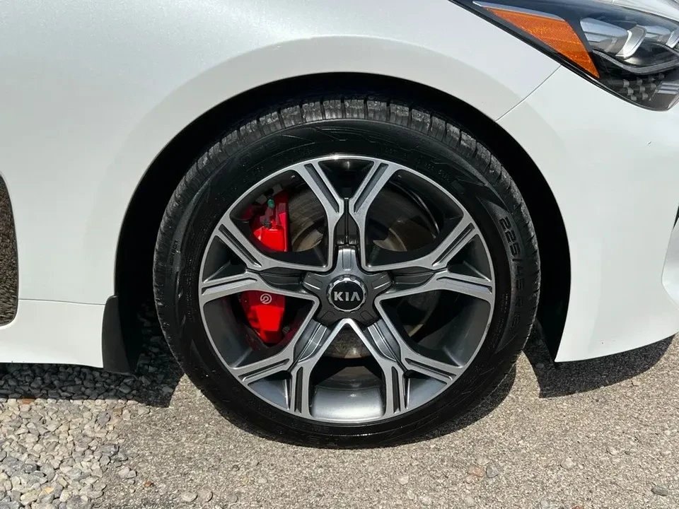 2019 Kia Stinger GT - Image 9 of 18
