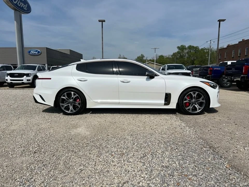 2019 Kia Stinger GT - Image 8 of 18