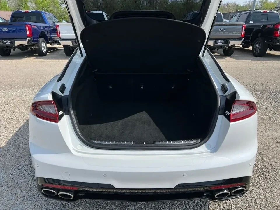 2019 Kia Stinger GT - Image 14 of 18