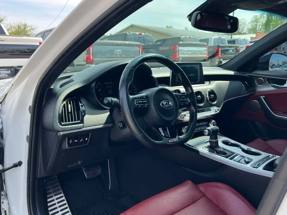 2019 Kia Stinger GT - Image 11 of 18