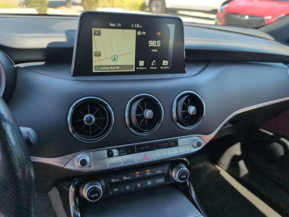 2019 Kia Stinger GT - Image 10 of 16