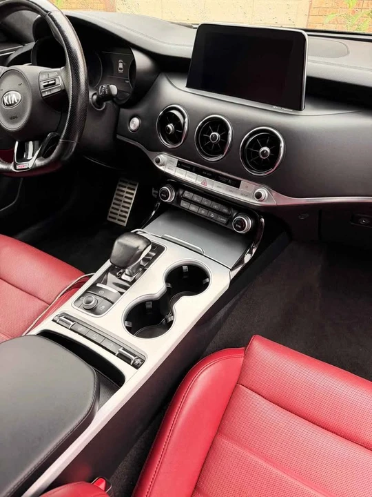 2019 Kia Stinger GT - Image 4 of 15