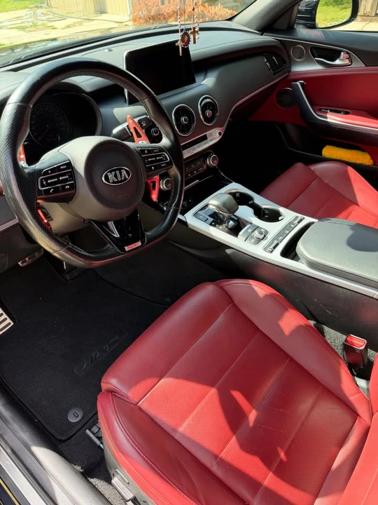 2019 Kia Stinger GT - Image 6 of 10