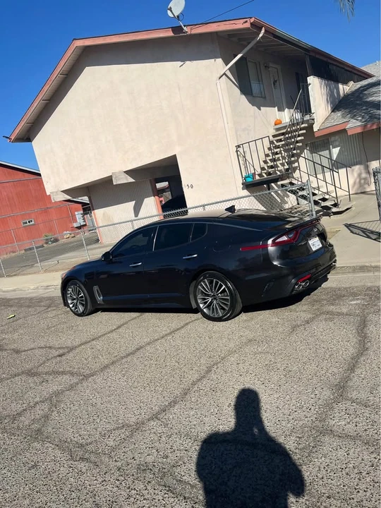 2019 Kia Stinger - Image 3 of 10