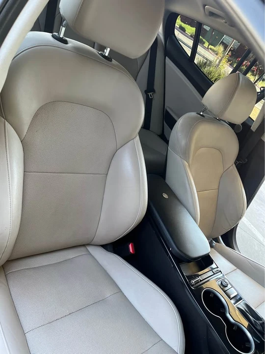 2019 Kia Stinger - Image 7 of 10