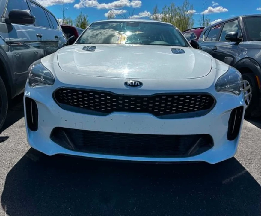 2019 Kia Stinger - Image 2 of 5