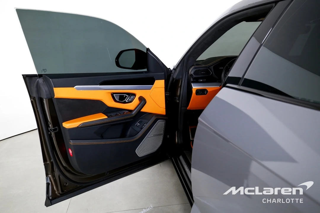 2019 Lamborghini Urus - Image 9 of 12