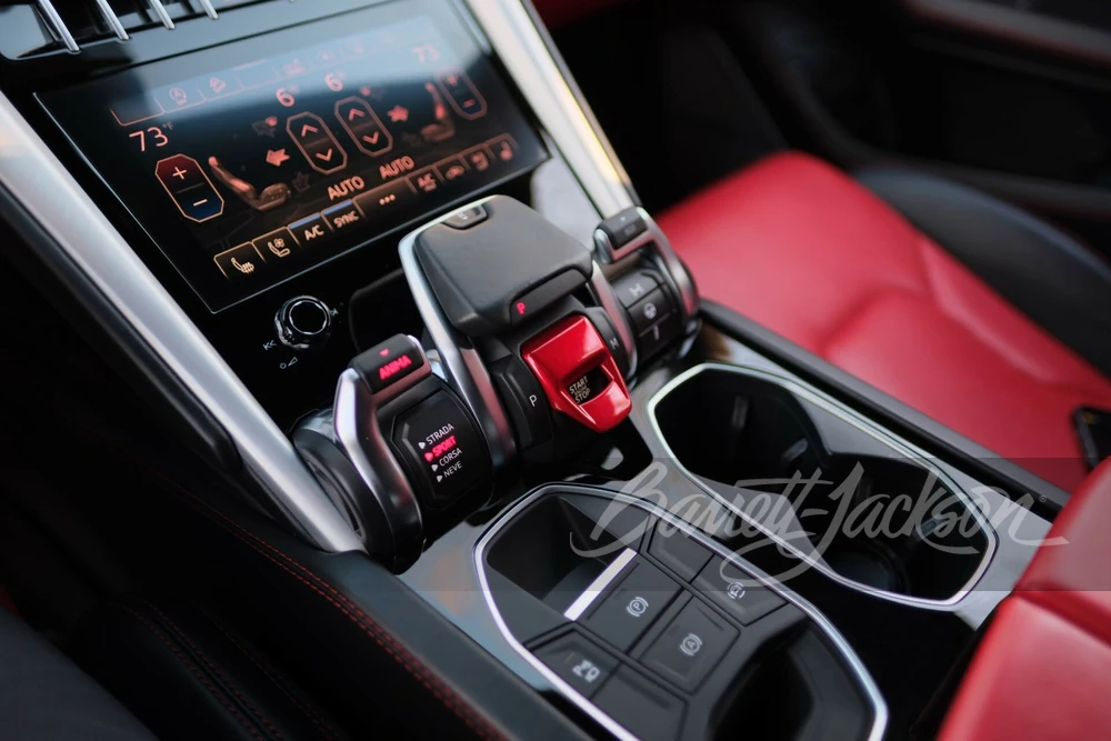 2019 Lamborghini Urus - Image 4 of 17