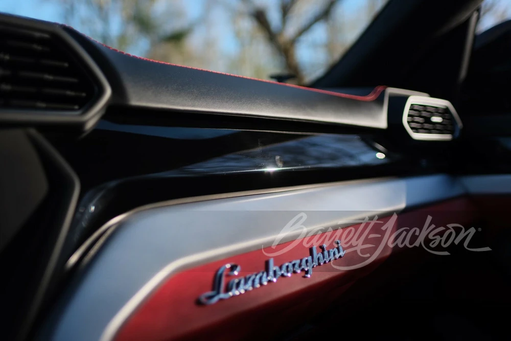 2019 Lamborghini Urus - Image 6 of 17
