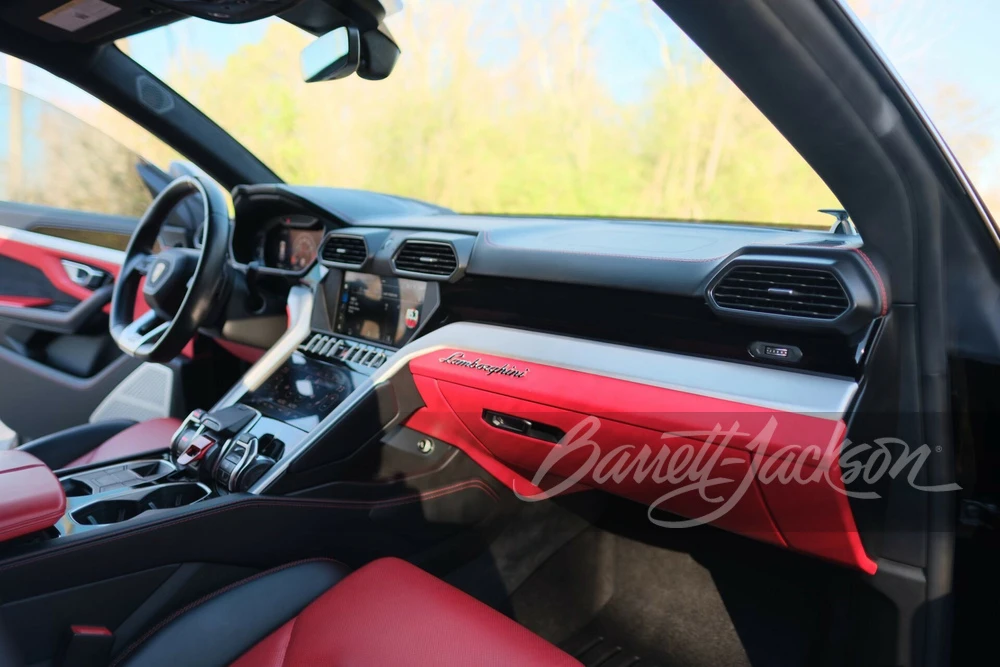 2019 Lamborghini Urus - Image 12 of 17