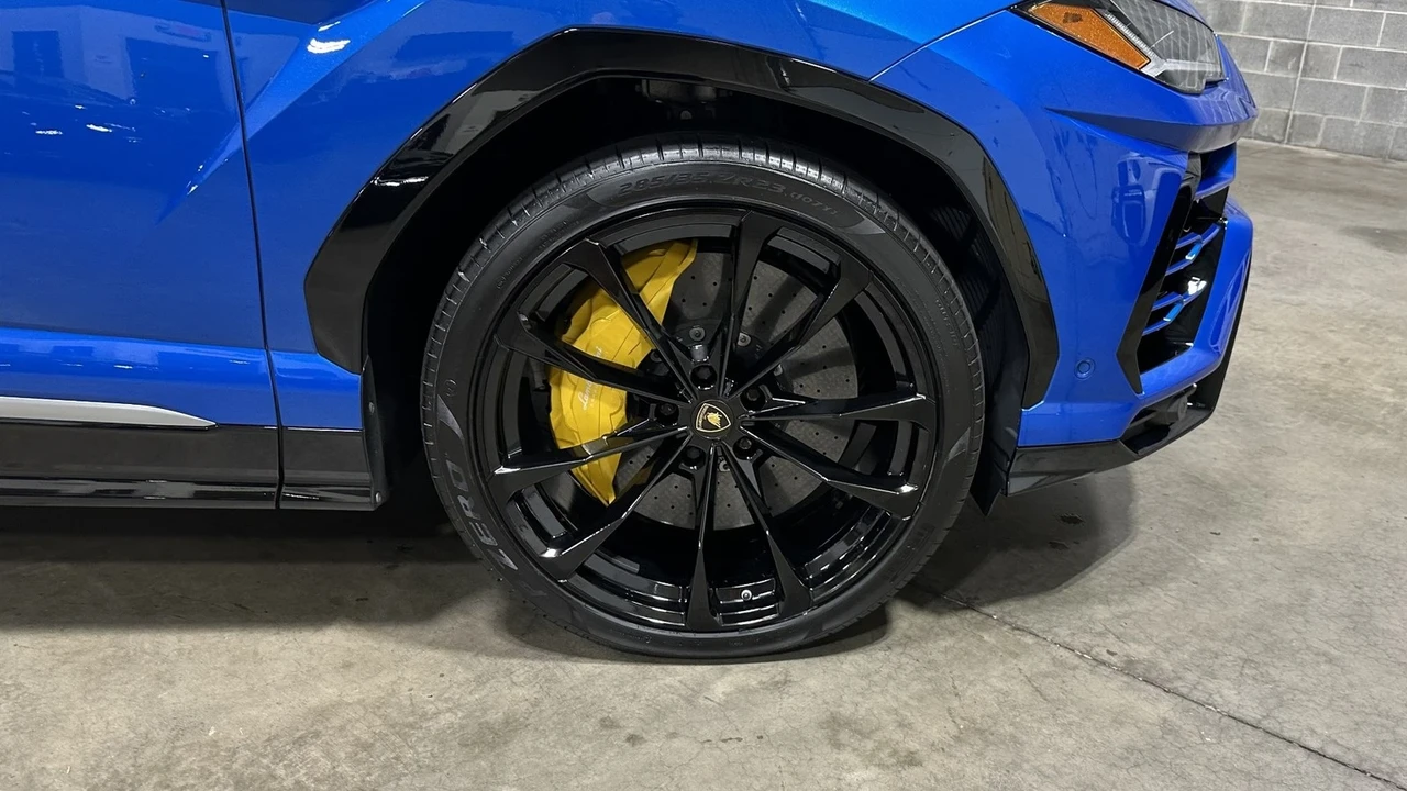 2019 Lamborghini Urus - Image 16 of 21