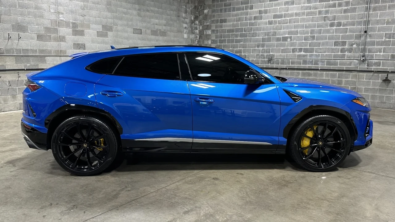 2019 Lamborghini Urus - Image 2 of 21