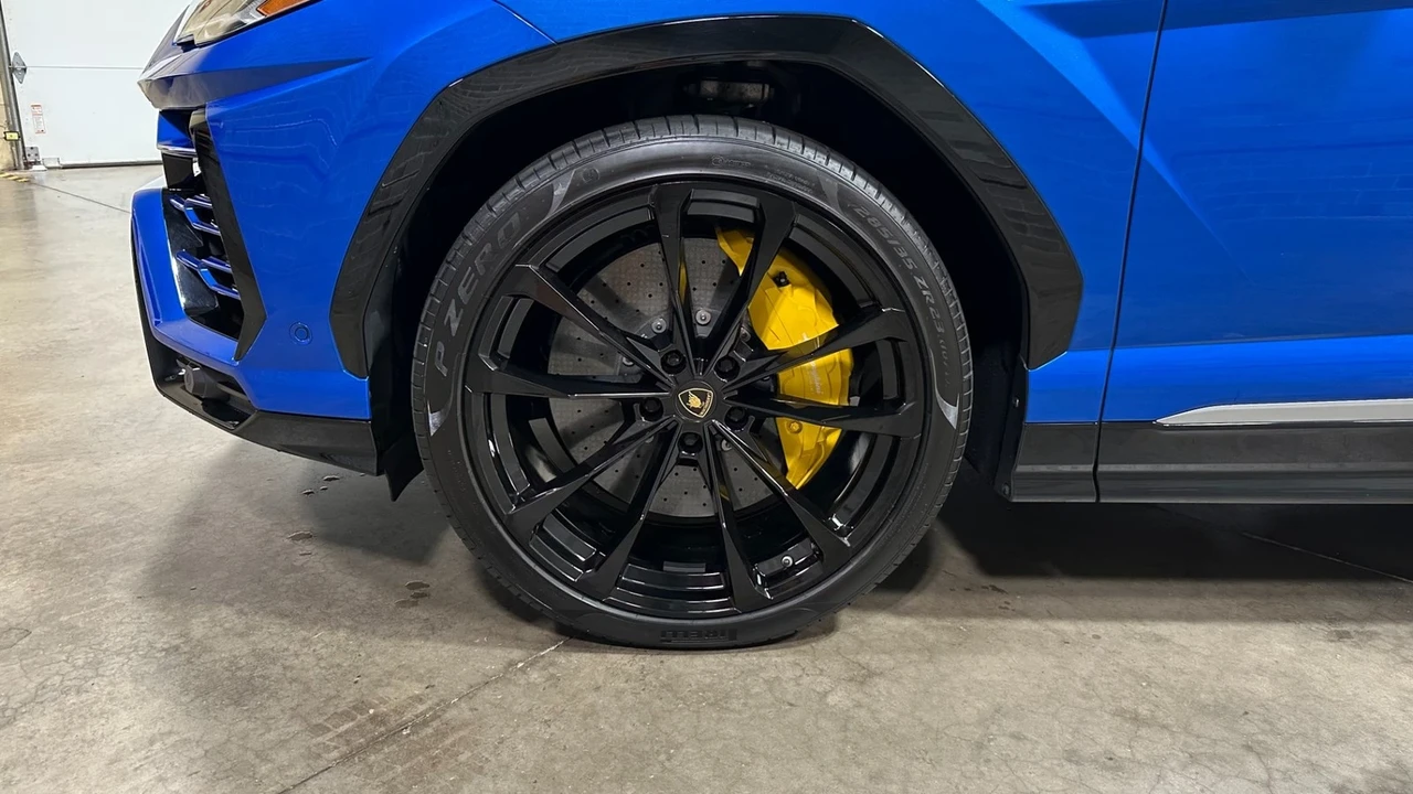2019 Lamborghini Urus - Image 17 of 21