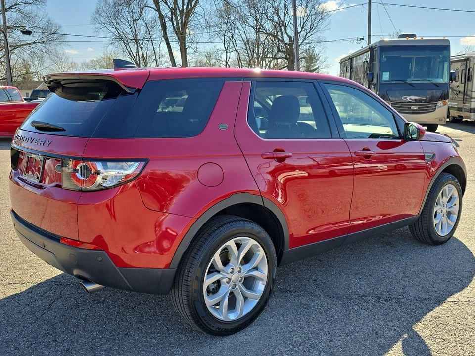 2019 Land Rover Discovery 5th Gen - Image 2 of 12