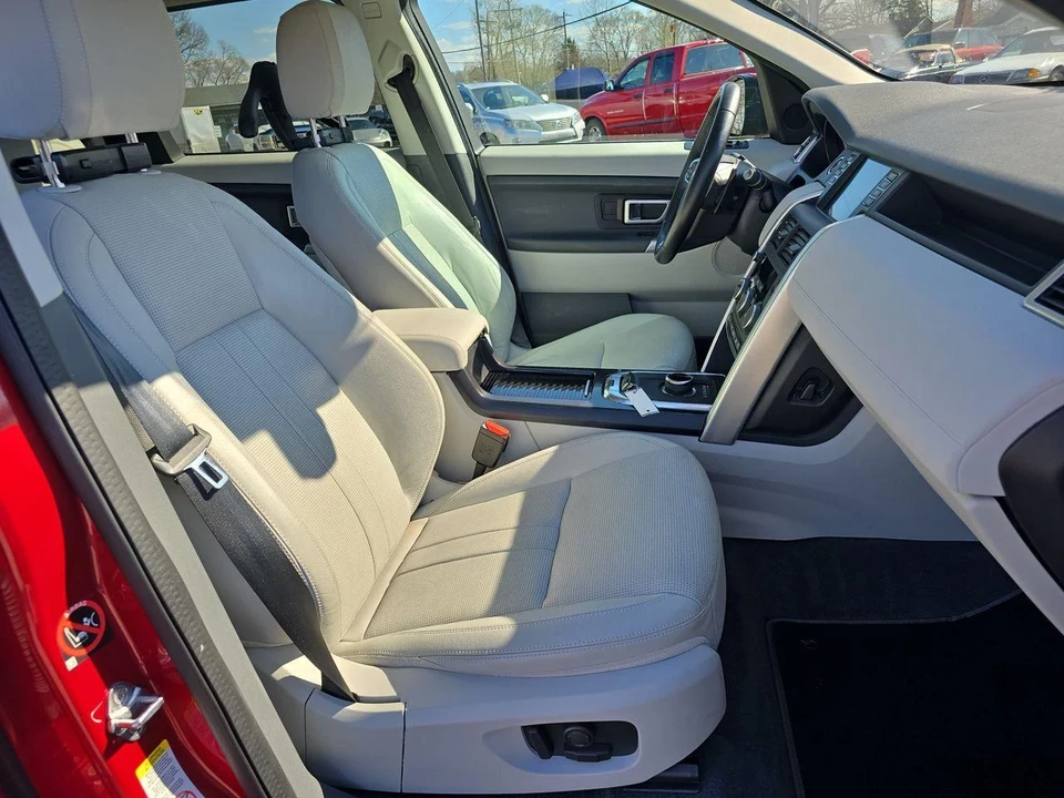 2019 Land Rover Discovery 5th Gen - Image 8 of 12