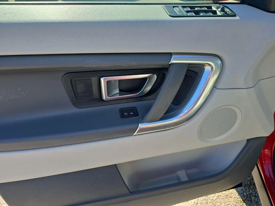 2019 Land Rover Discovery 5th Gen - Image 5 of 12