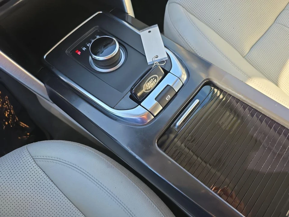 2019 Land Rover Discovery 5th Gen - Image 10 of 12