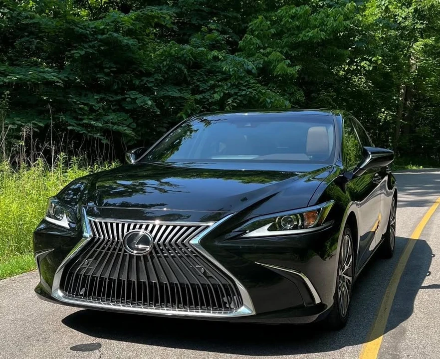 2019 Lexus ES 7th Gen - Image 3 of 6