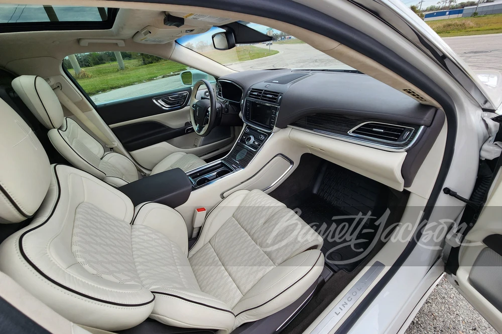 2019 Lincoln Continental 10th Gen - Image 3 of 11