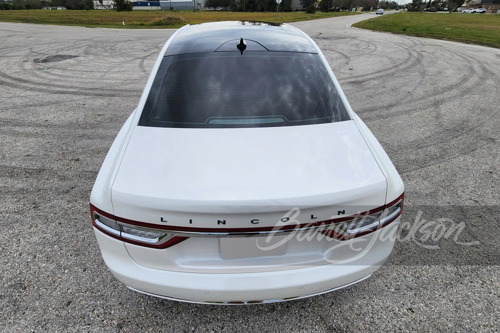 2019 Lincoln Continental 10th Gen - Image 8 of 11