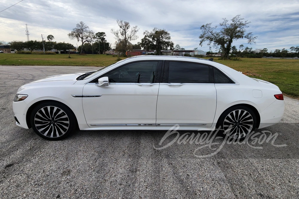 2019 Lincoln Continental 10th Gen - Image 11 of 11