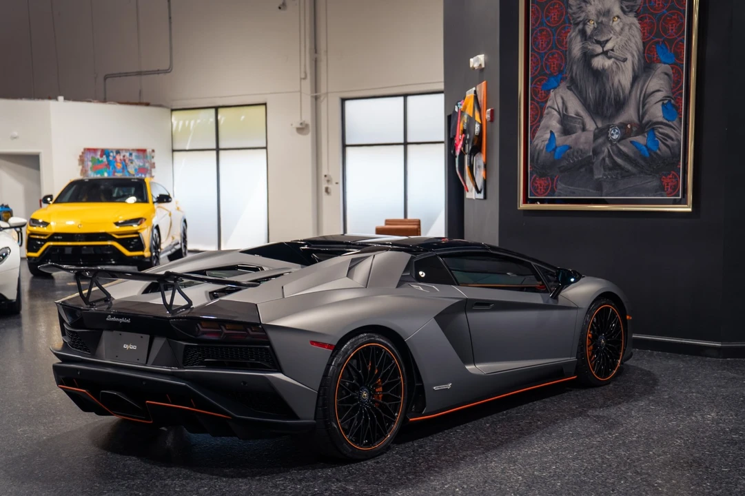 2019 Lamborghini Aventador S LP740-4 - Image 8 of 31