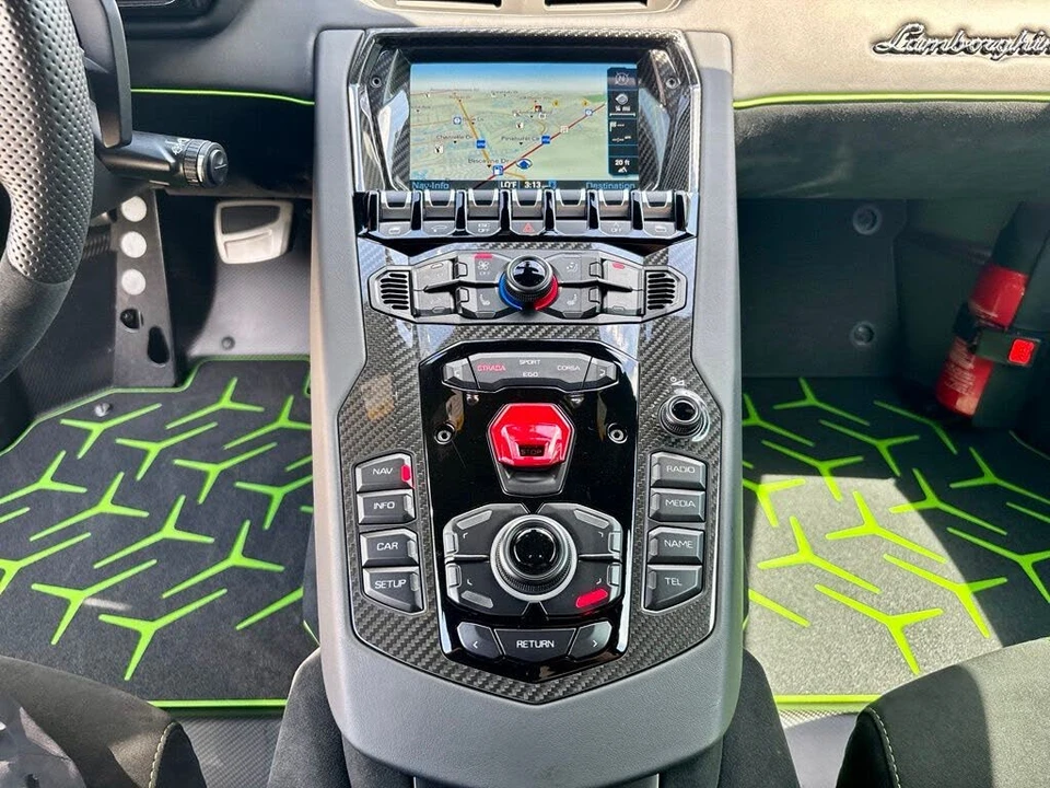 2019 Lamborghini Aventador SVJ LP770-4 - Image 28 of 31