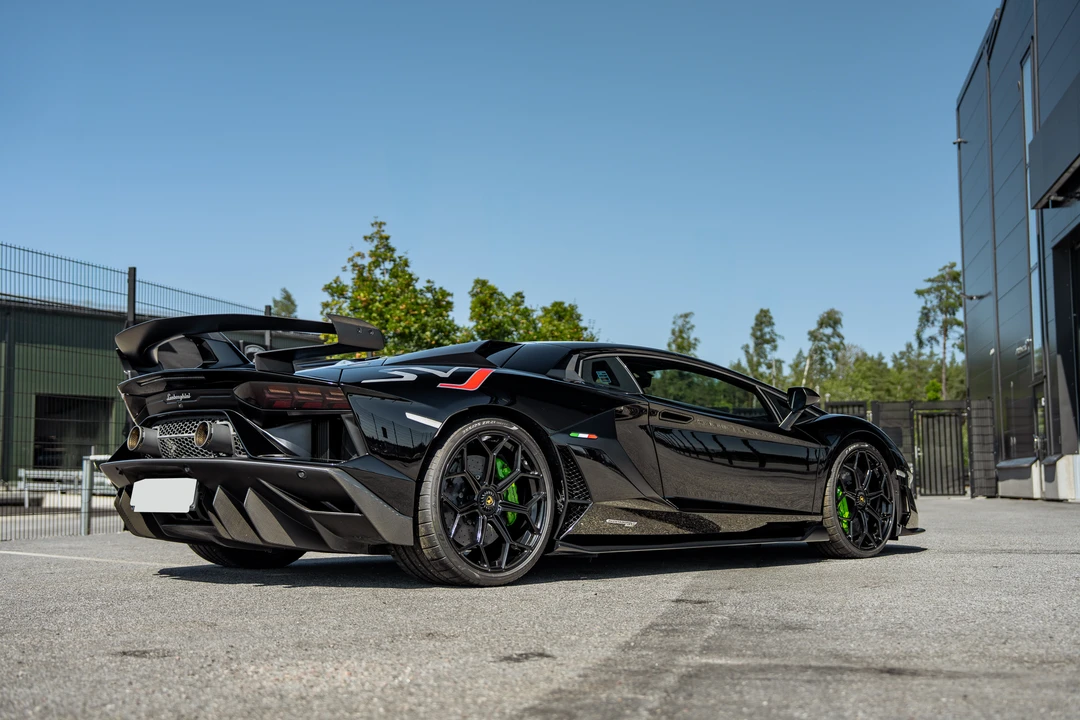 2019 Lamborghini Aventador SVJ LP770-4 - Image 7 of 31