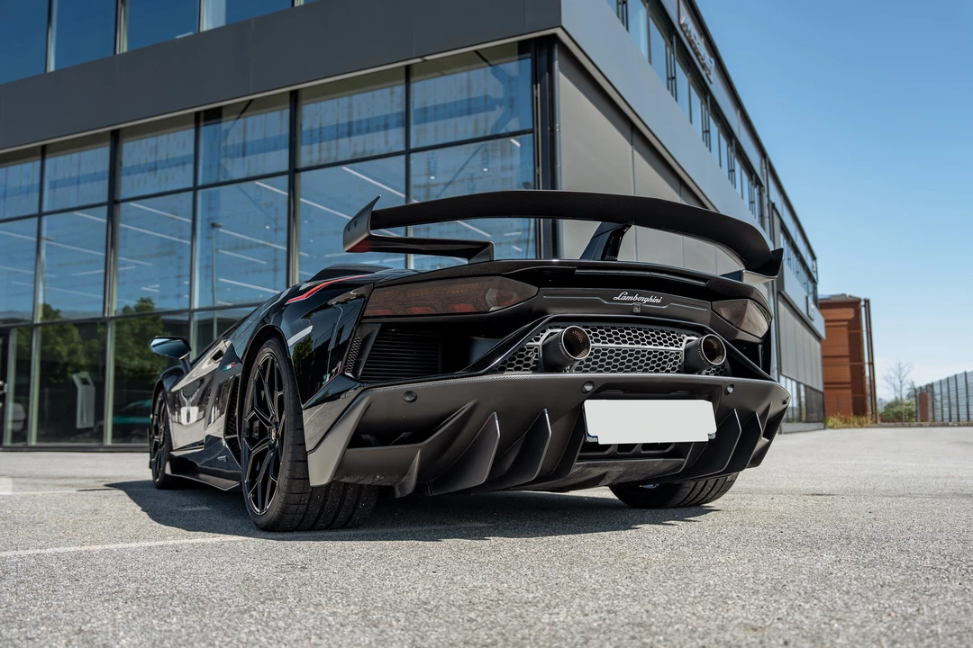2019 Lamborghini Aventador SVJ LP770-4 - Image 14 of 31