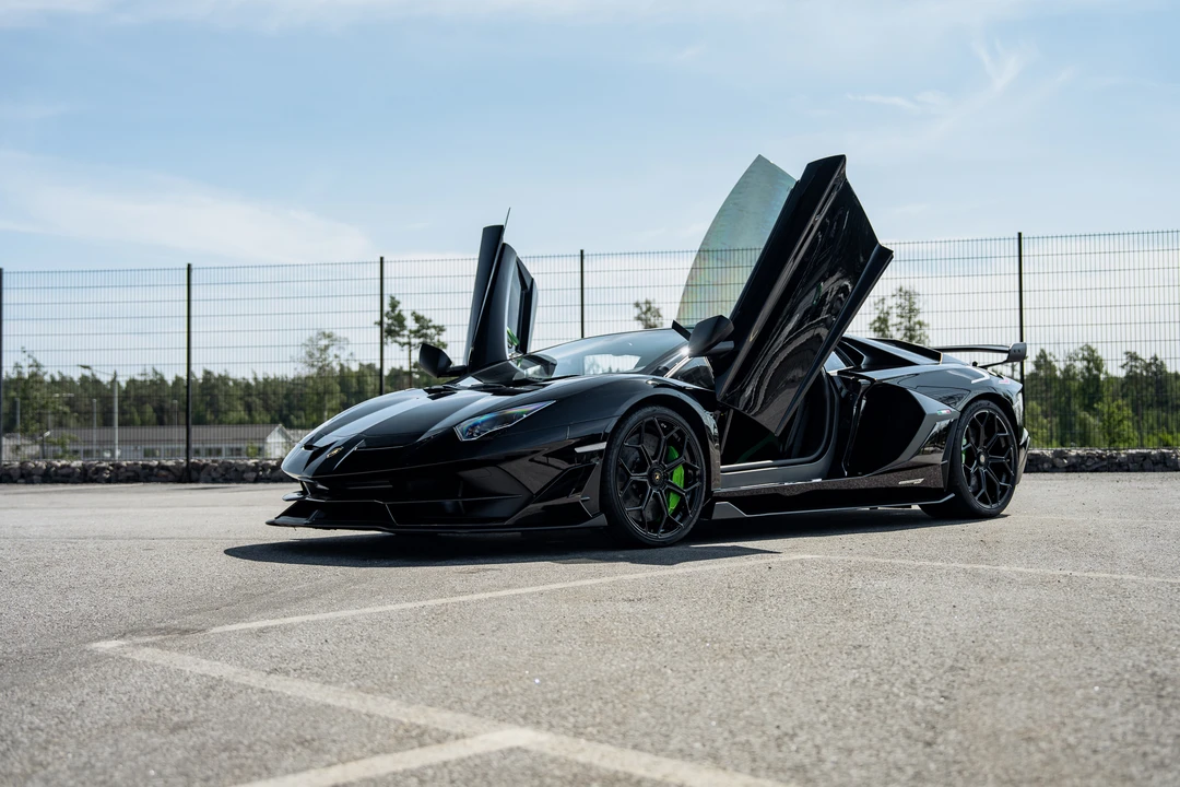 2019 Lamborghini Aventador SVJ LP770-4 - Image 17 of 31