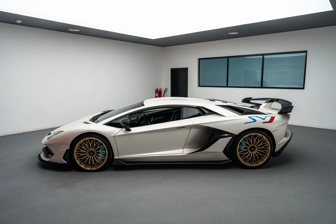 2019 Lamborghini Aventador SVJ LP770-4 - Image 6 of 31