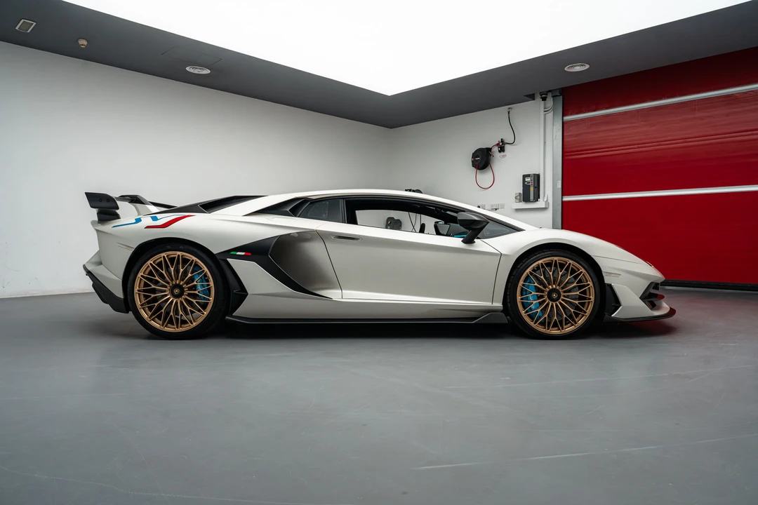 2019 Lamborghini Aventador SVJ LP770-4 - Image 11 of 31